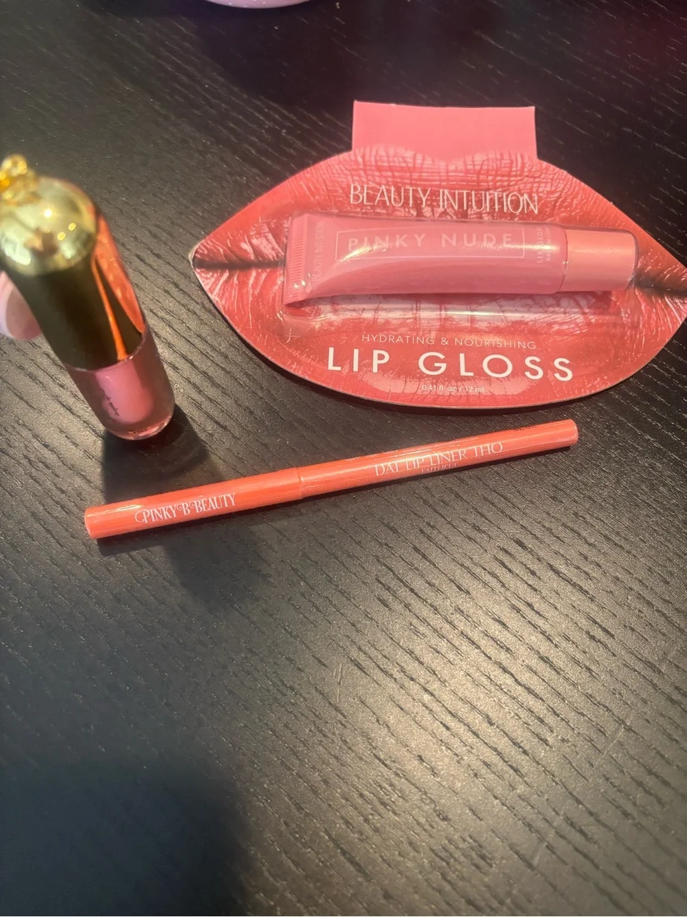 Kensie branded lip